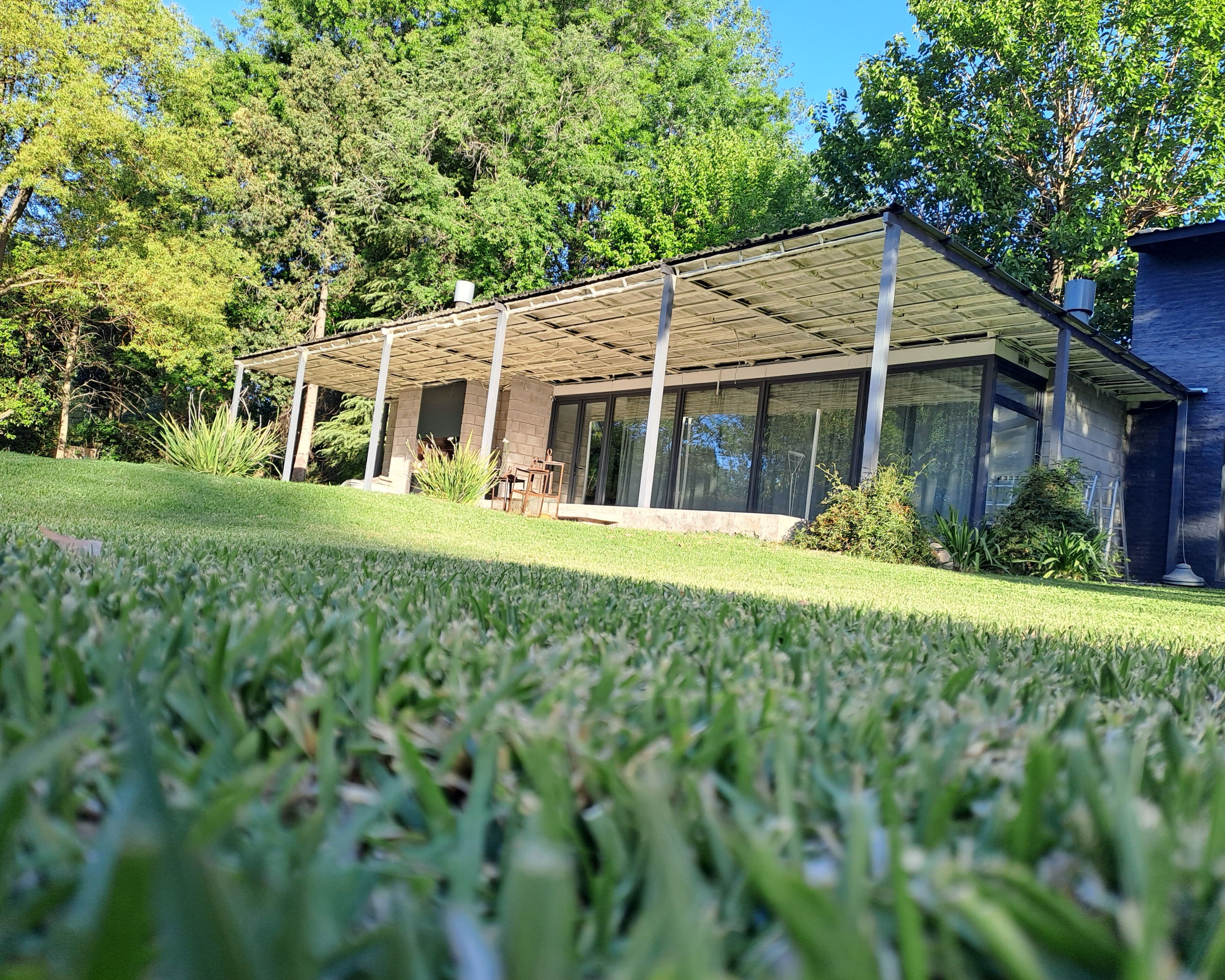 Aplicación de poliuretano expandido en techo industrial